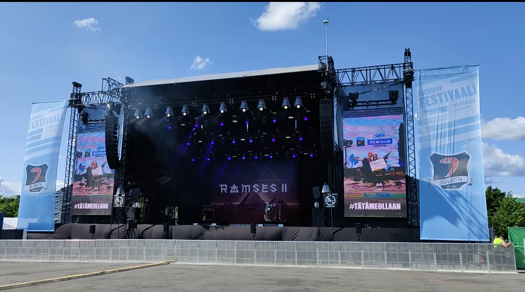 Audience photos on the screens at Radio Suomipop Festival