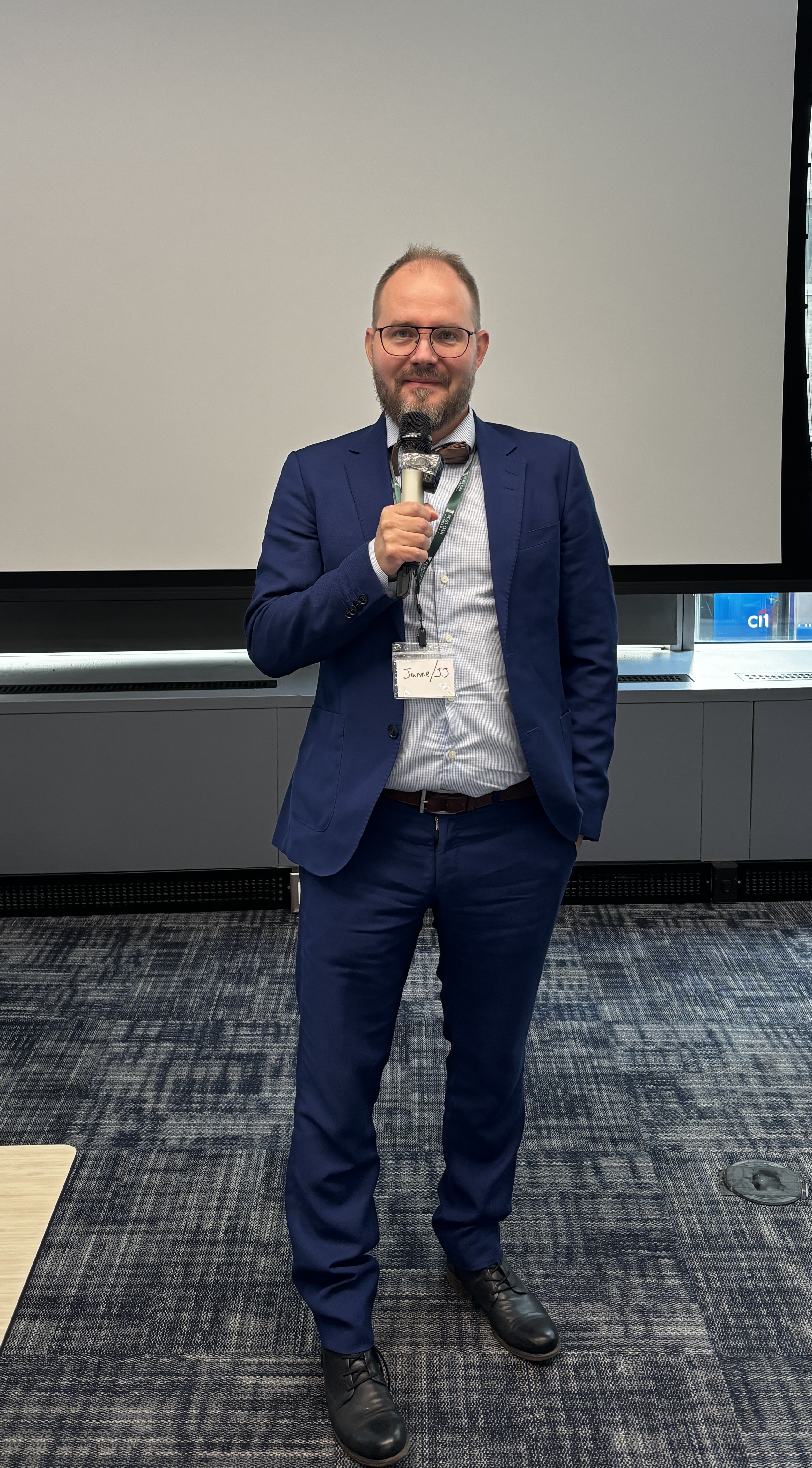 BCaster Founder and CEO Janne Neuvonen presenting to investors in New York